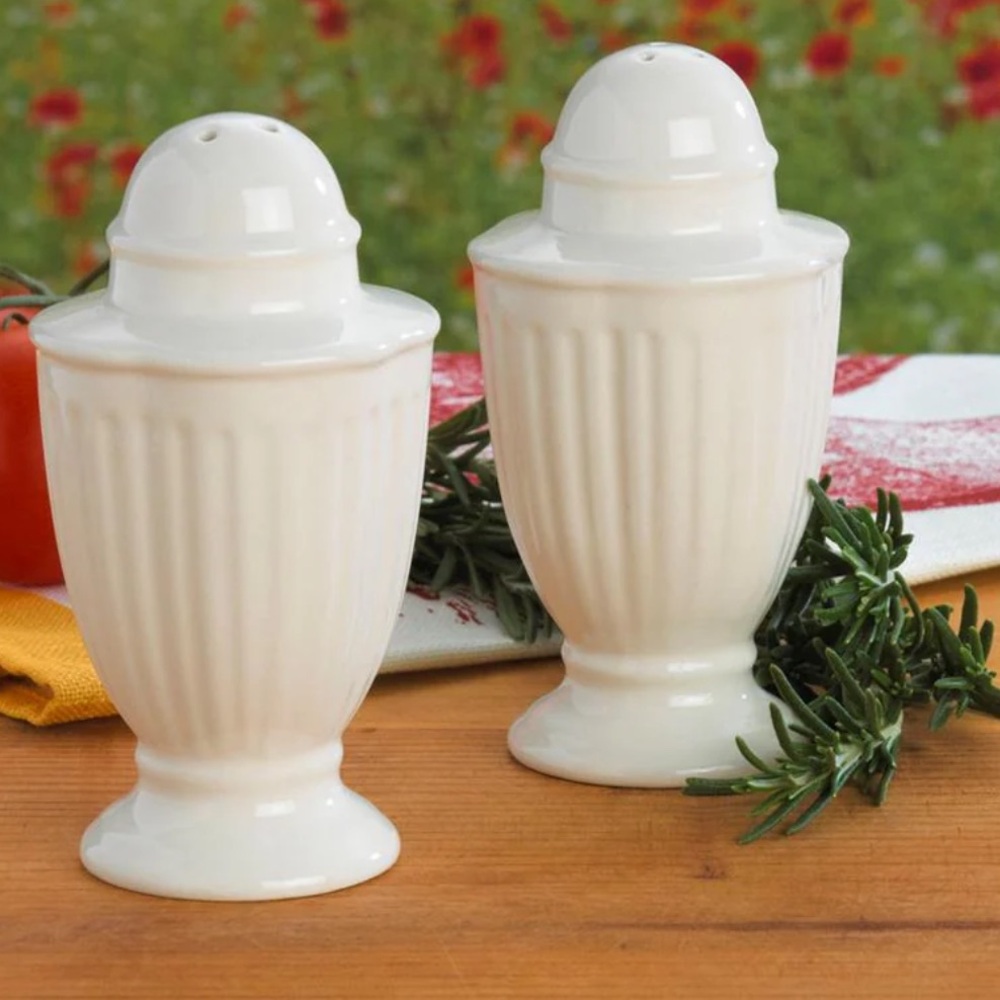 Mikasa Cream Ceramic salt 🧂 & pepper 🌶️ shakers set Italian Countryside - Picture 11 of 11